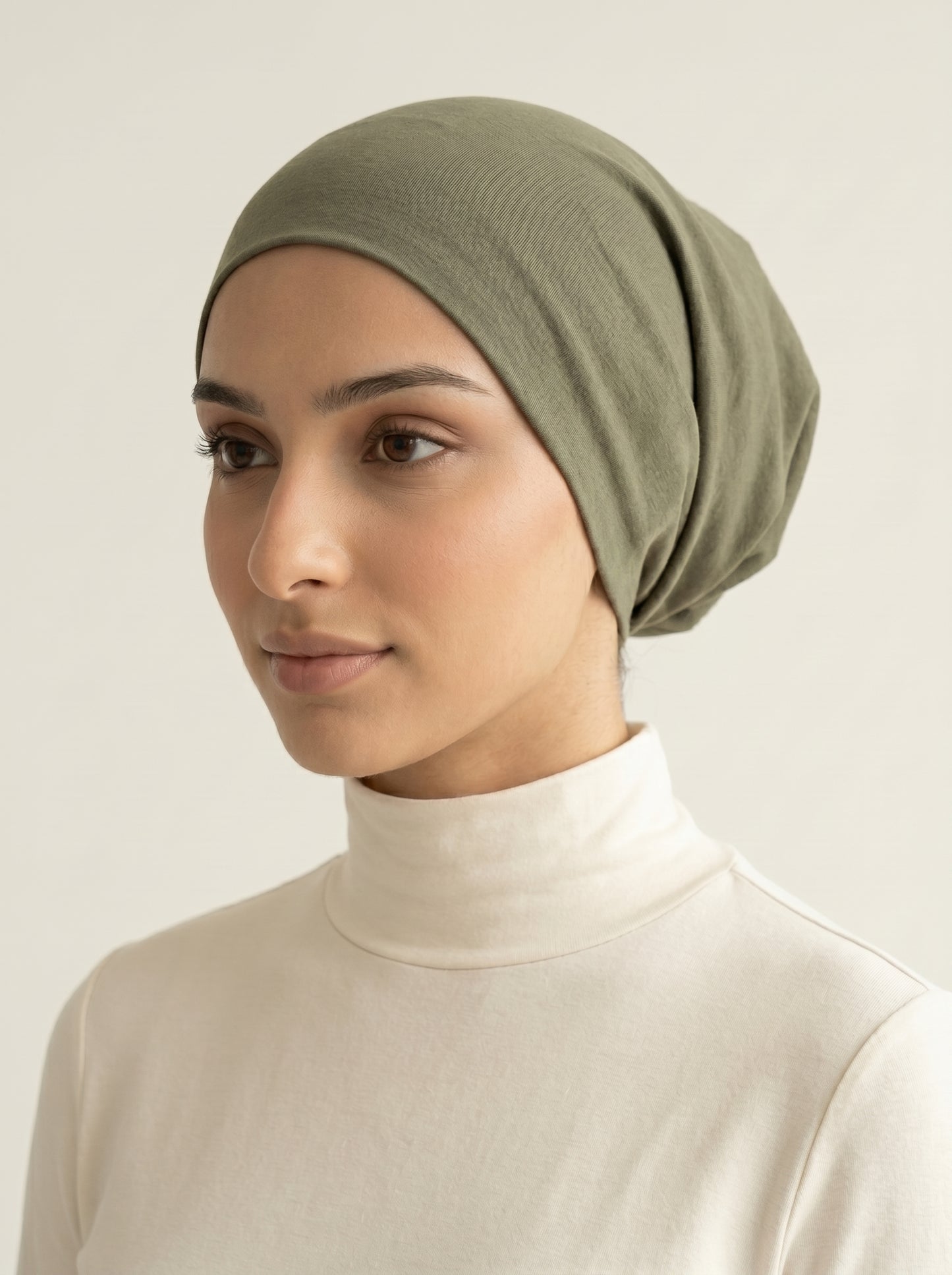Bonnet sous-hijab kaki, vue de profil