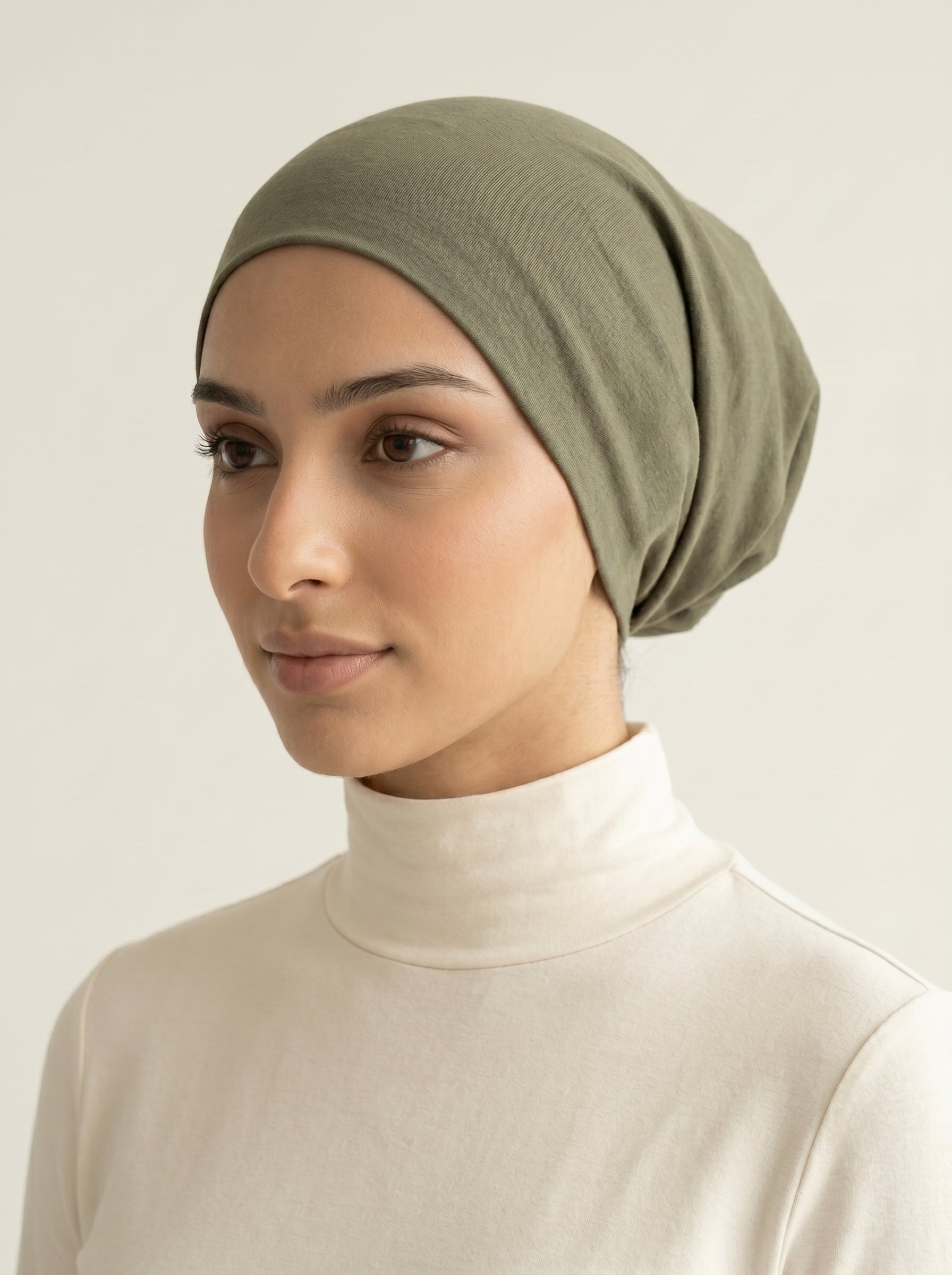 Bonnet sous-hijab kaki, vue de profil