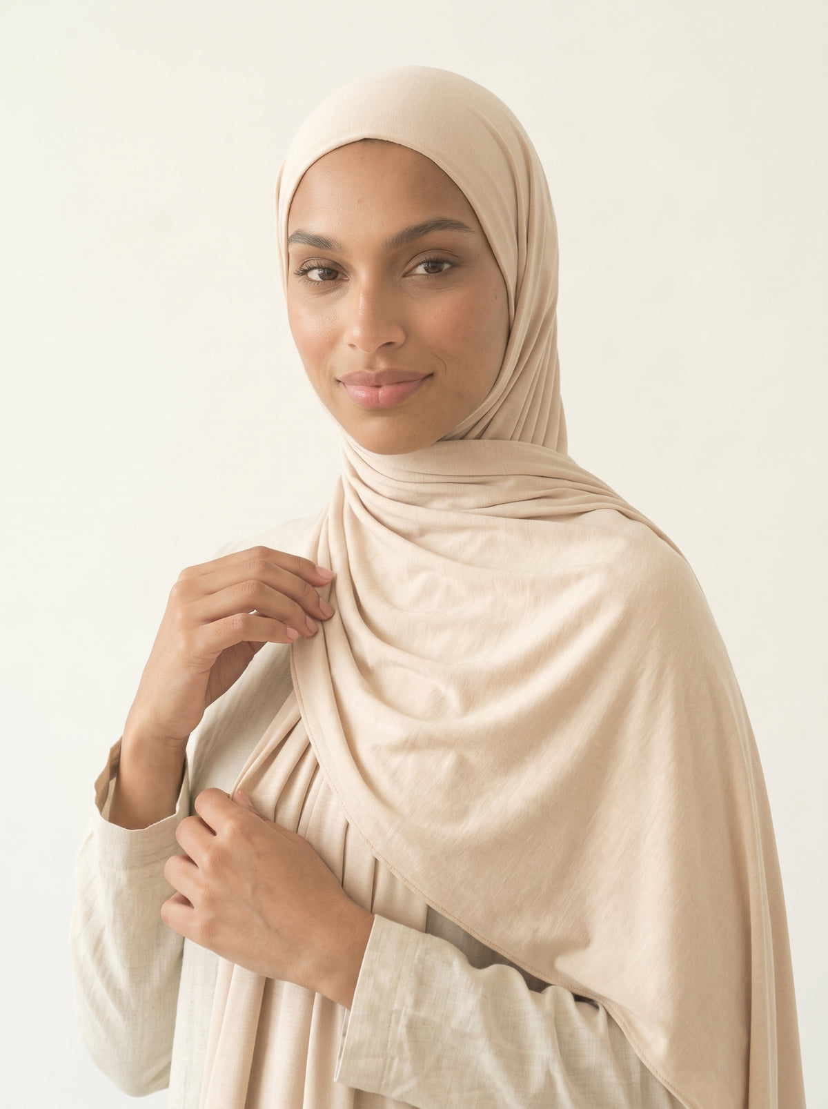 Hijab Air Soft Beige Crème, Maille coton-viscose, fine et fluide, beige sable, AÏKARA Paris