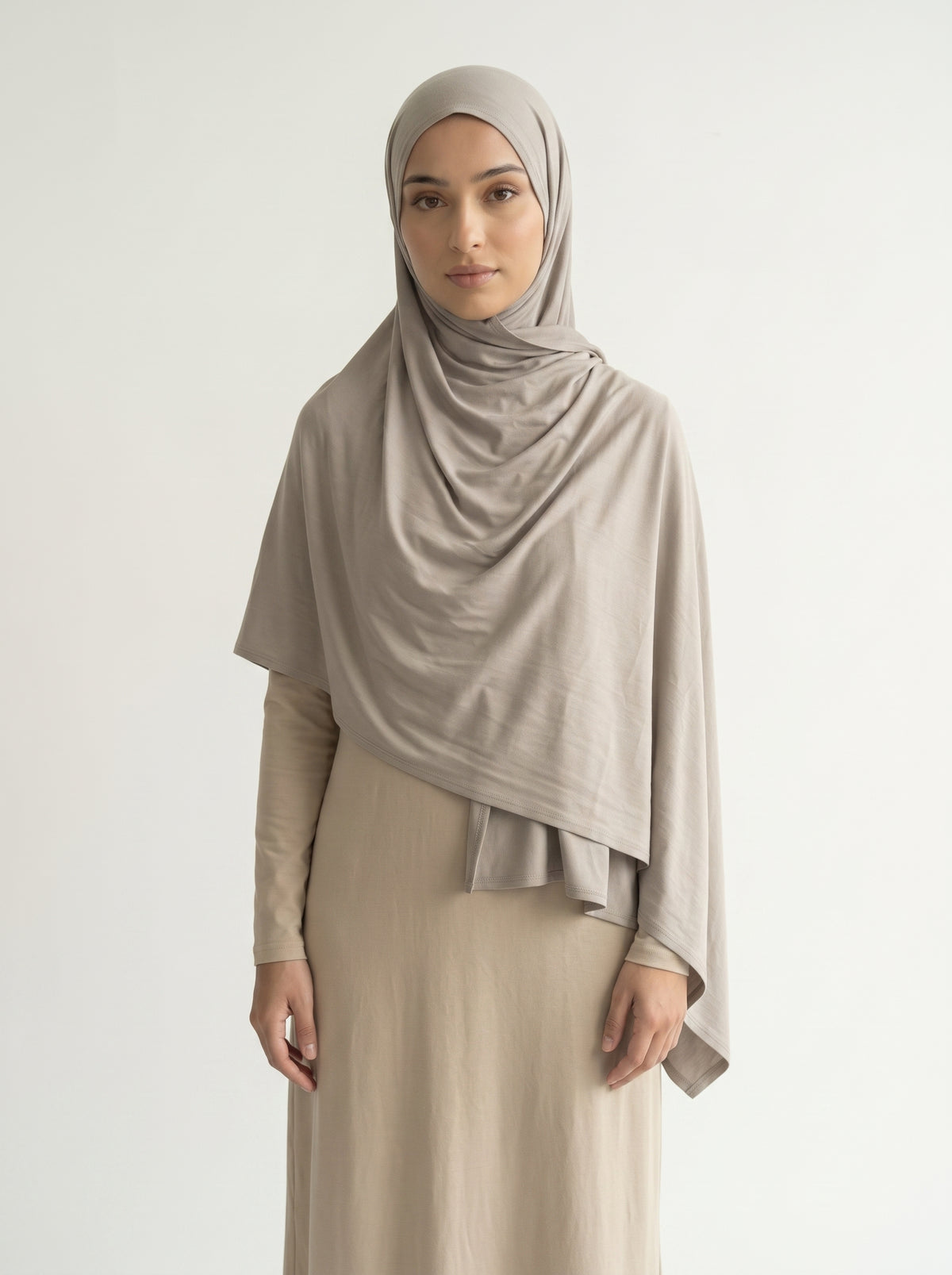 Hijab Jersey Bamboo Taupe, Jersey de bambou, taupe minéral, AÏKARA Paris